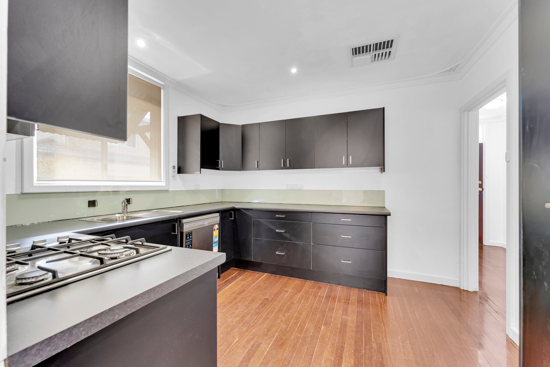 7 Trink Street, CLOVERDALE WA 6105, Cloverdale - Thumbnail 4