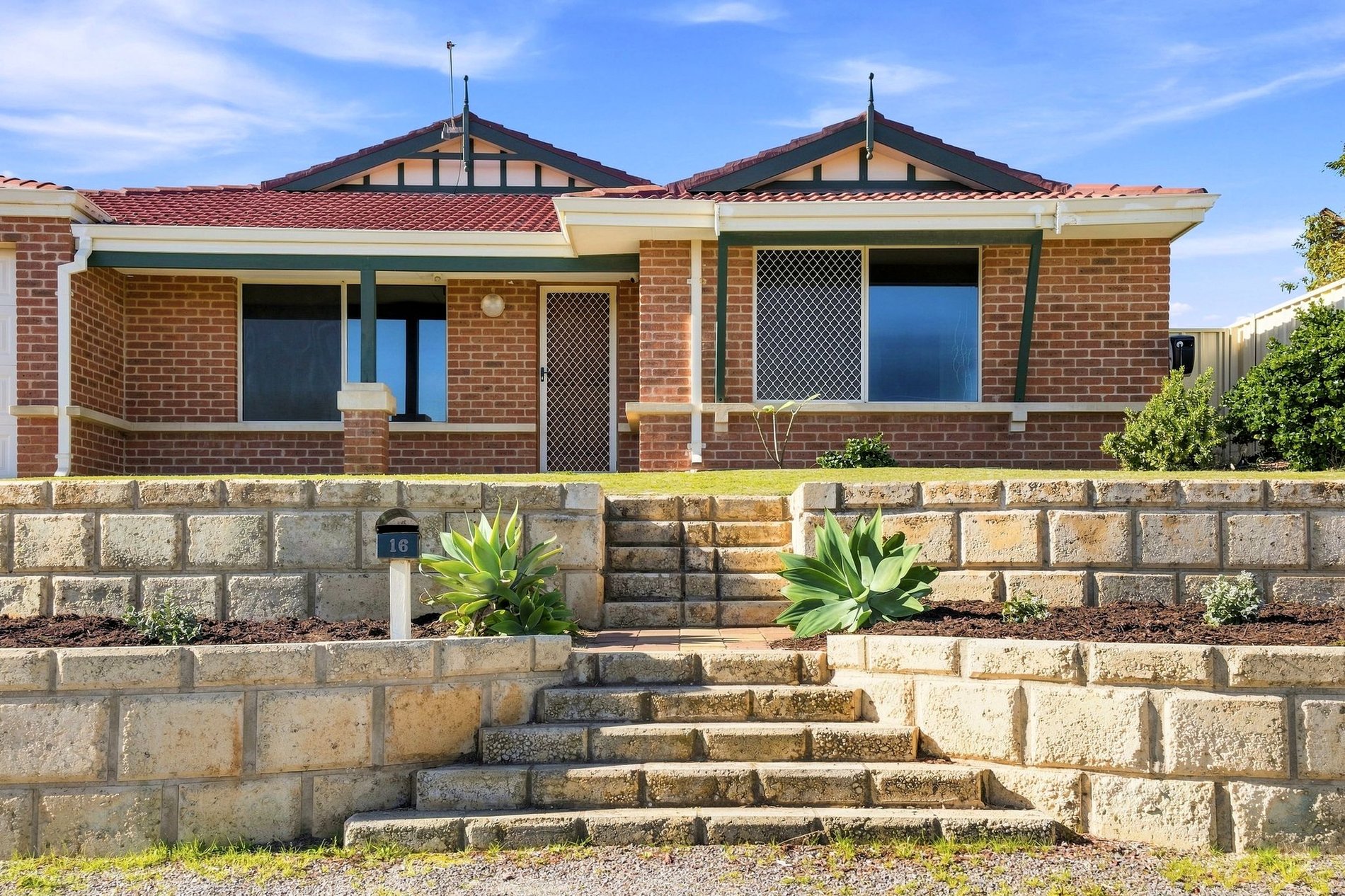 16 Oceanside Drive, WANDINA WA 6530