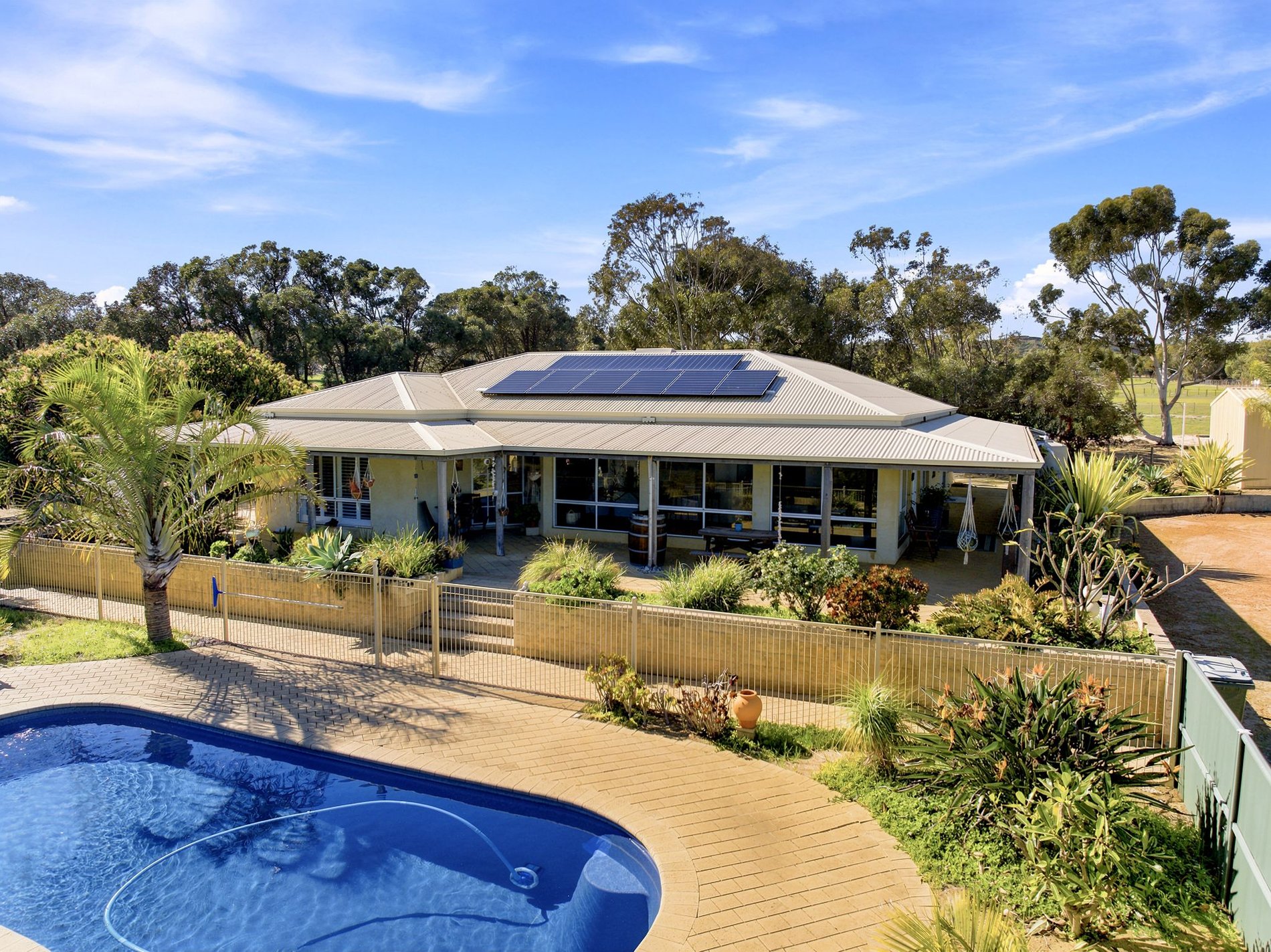 11 Stuart Road, MORESBY WA 6530