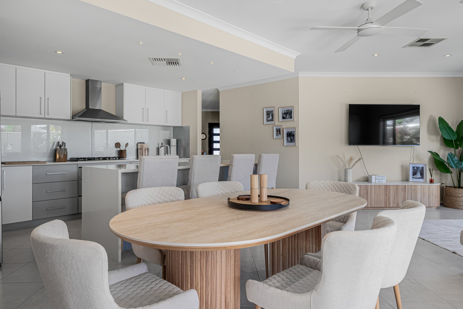 6 Leeway Loop, ALKIMOS WA 6038
