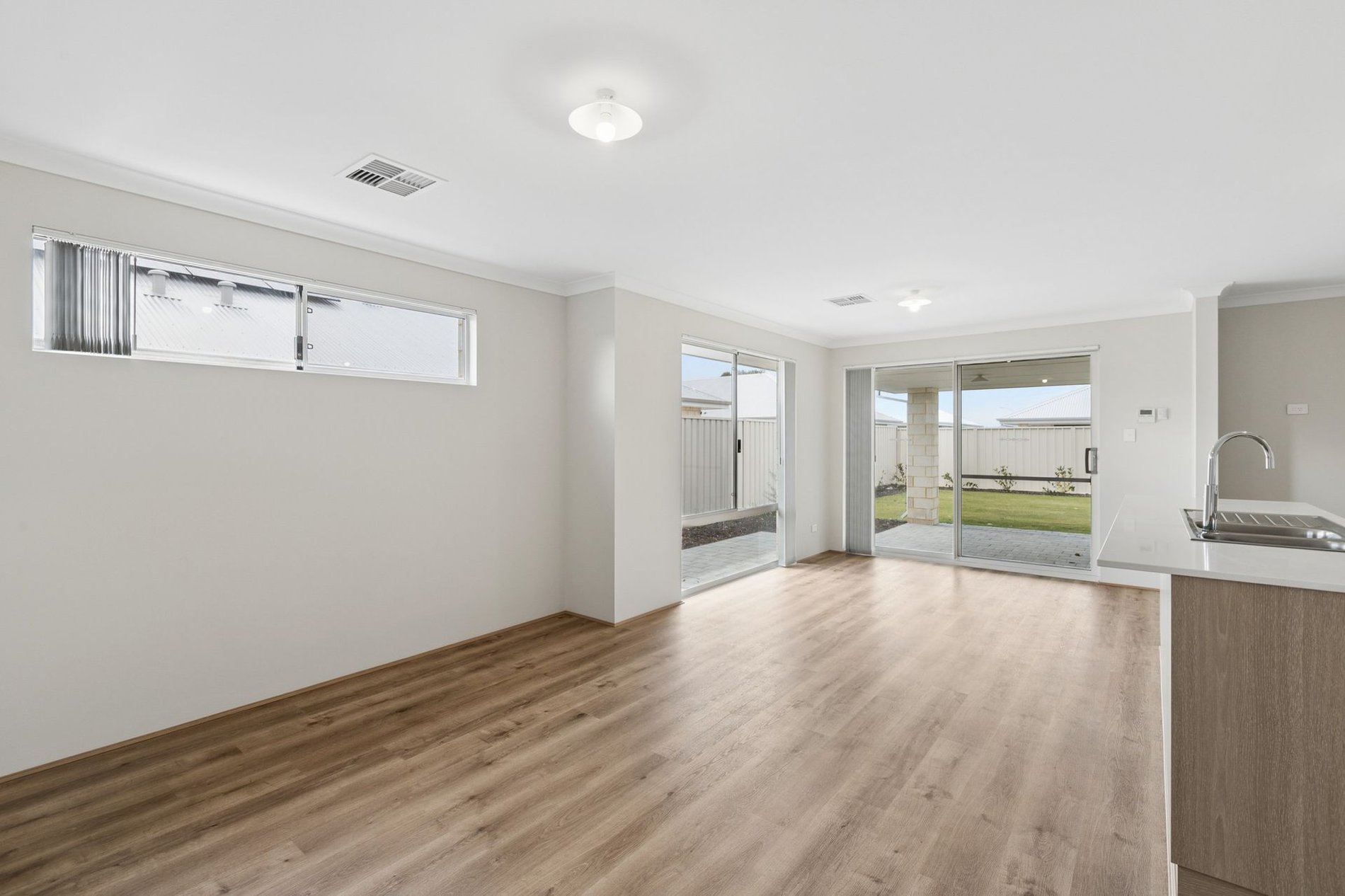 5 Dufferin Road, TWO ROCKS WA 6037
