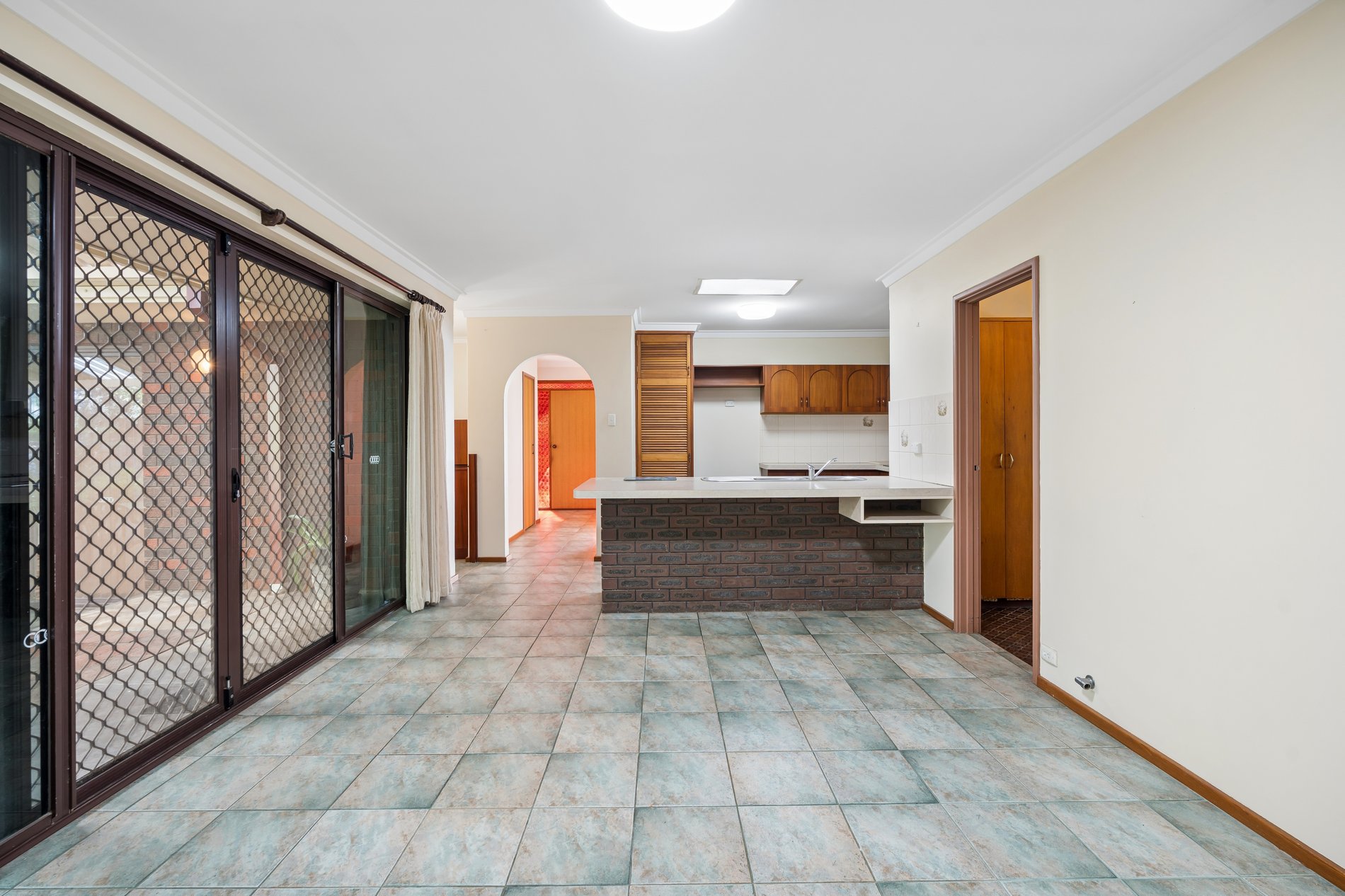 4 Gostelow Road, GLEN FORREST WA 6071
