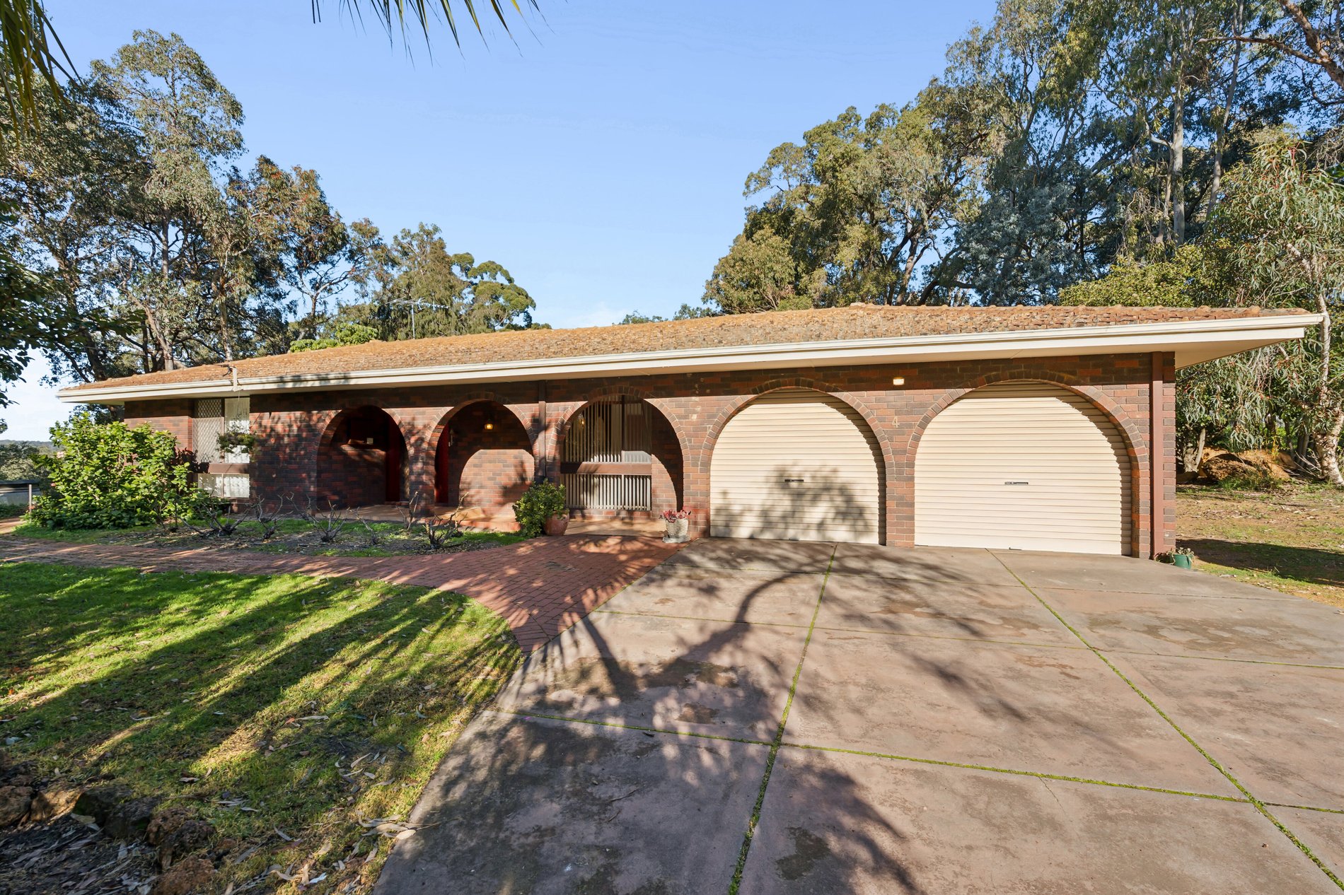4 Gostelow Road, GLEN FORREST WA 6071