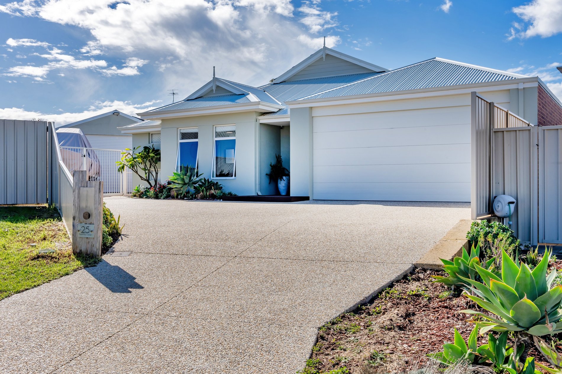 25 Bertha Loop, DUDLEY PARK WA 6210