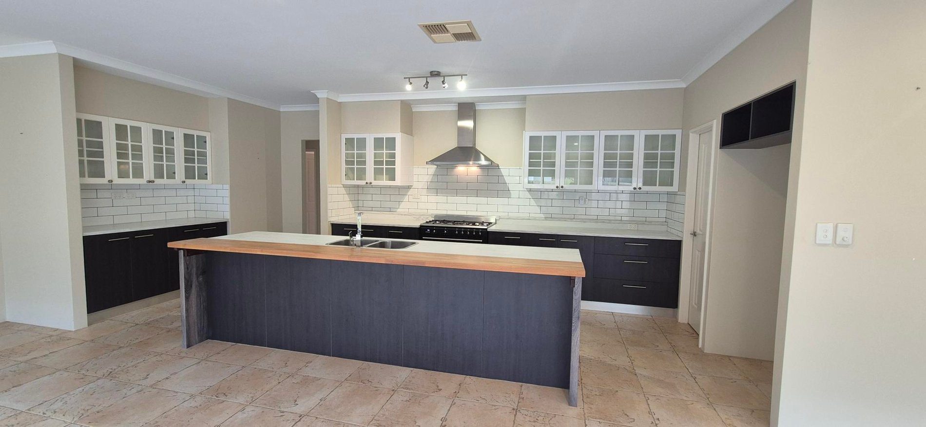 24 Frederick Way, WANNANUP WA 6210