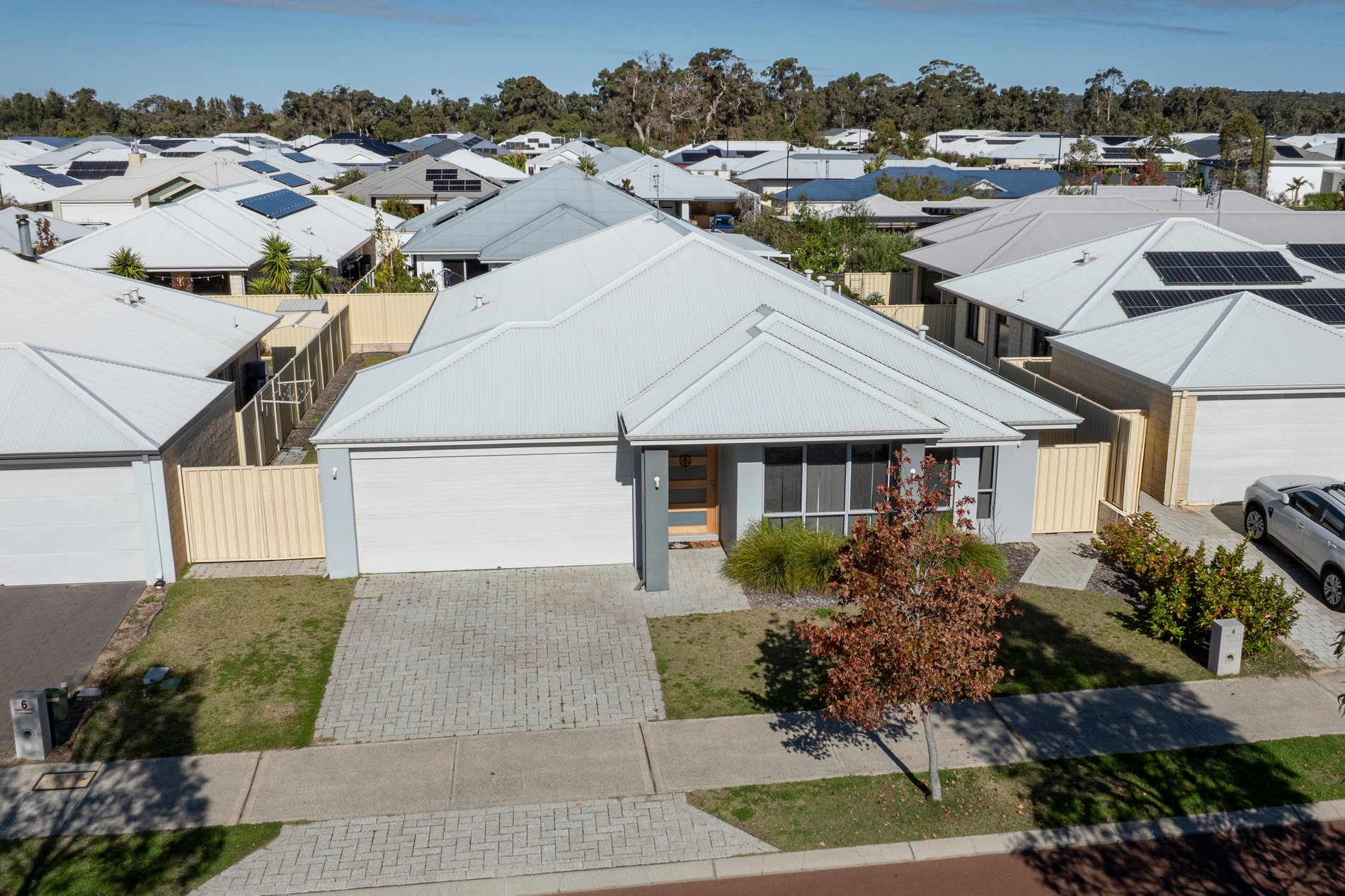 4 Princeville Avenue, DUNSBOROUGH WA 6281